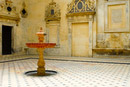 Sevilla_Cathedral_courtyard